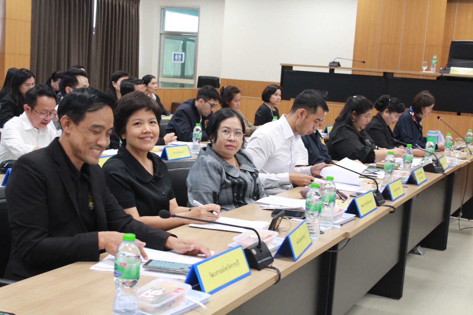 📣 พช.ราชบุรี ร่วมประชุมเตรียมความพร้อมจัดงานพระราชพิธีถวายพระเพลิงพระบรมศพ สมเด็จพระบรมราชชนนีพันปีหลวง พร้อมส่งมอบช่อดอกกัลปพฤกษ์แก่ผู้แทนทั้ง 10 อำเภอ
